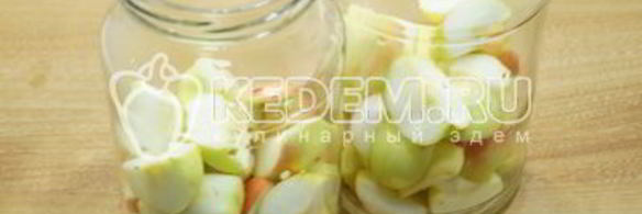 компот из яблок и черной смородины