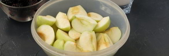 компот из яблок и ежевики на зиму