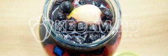 компот из яблок с ягодами на зиму