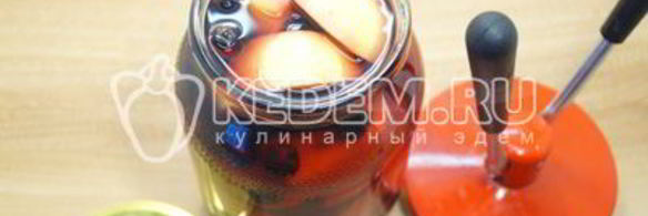 компот из яблок с ягодами на зиму