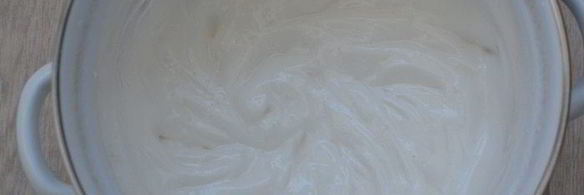 ванильный торт с ягодным компоте