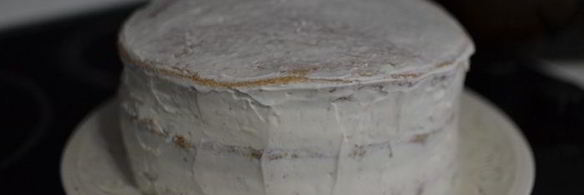 ванильный торт с ягодным компоте