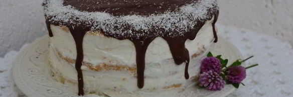 ванильный торт с ягодным компоте