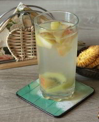 Яблочный компот с киви и лимоном