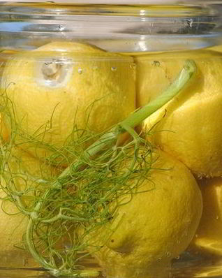 Квашеные лимоны с чесноком