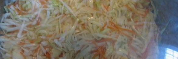 быстрая маринованная капуста с яблоками и медом