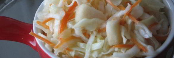 быстрая маринованная капуста с яблоками и медом