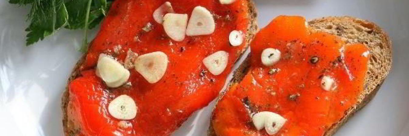 Маринованный печеный перец