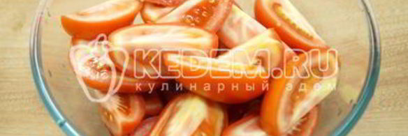 маринованные помидоры половинками с болгарским перцем