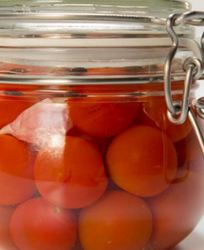 Маринованные томаты черри