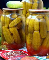 Огурцы маринованные с кетчупом чили