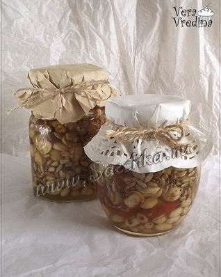 Орехи в меду