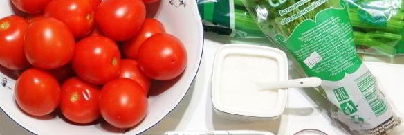 помидоры, квашенные с чесноком и зеленью