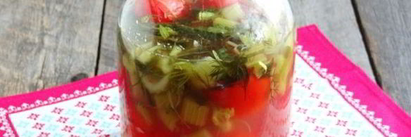 помидоры, квашенные с чесноком и зеленью