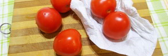 помидоры, квашенные с чесноком и зеленью