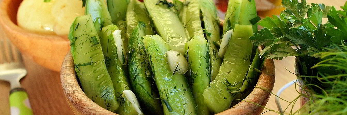 Быстрые огурцы малосольные в пакете