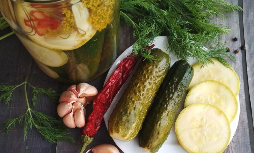 Рецепт малосольных огурчиков и кабачки