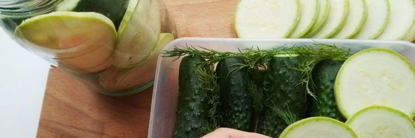 малосольные огурчики и кабачки