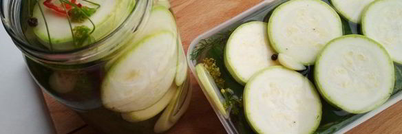 малосольные огурчики и кабачки