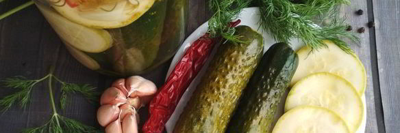 малосольные огурчики и кабачки