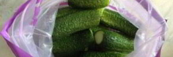 малосольные огурчики с чесноком