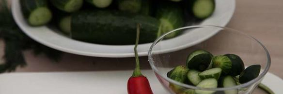 малосольные огурцы на минеральной воде