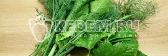 малосольные огурцы в банке