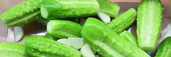 малосольные огурцы в пакете