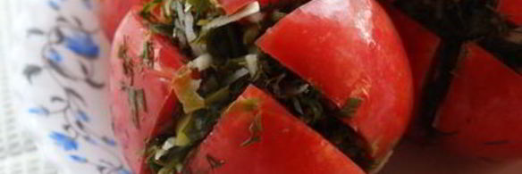 малосольные помидоры с зеленью