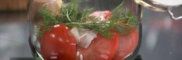 малосольные томаты с перцем чили