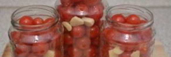 помидоры в собственном соку с чесноком