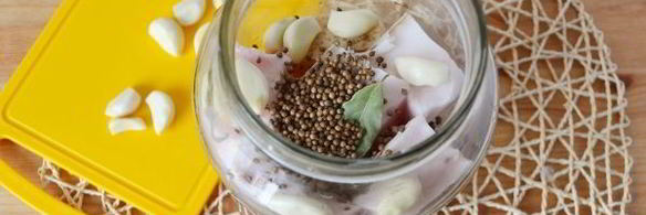 сало в рассоле в банке