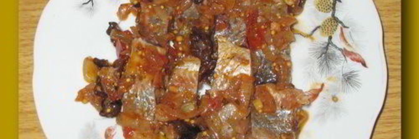 Соленая сельдь под соусом