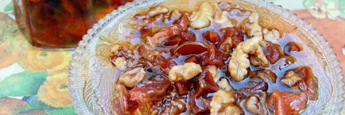 Айвовое варенье с орехами