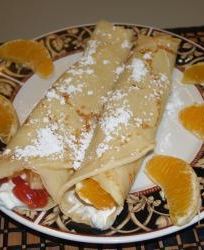 Блинчики с творогом, вареньем и апельсинами