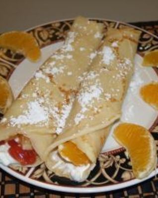 Блинчики с творогом, вареньем и апельсинами