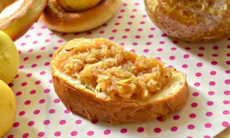 Рецепт быстрого яблочного варенья с корицей