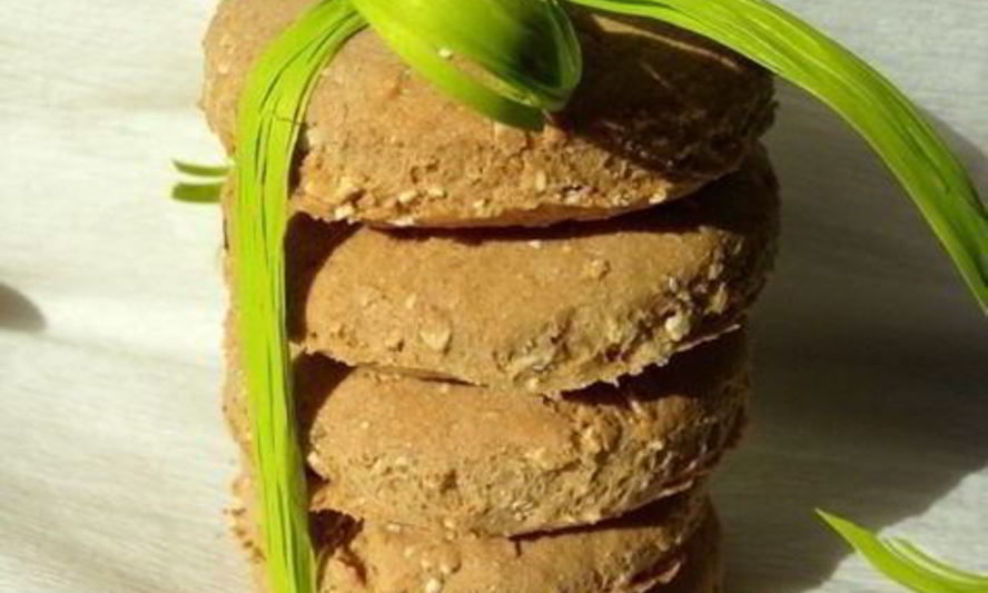 Рецепт коржиков на сыворотке с вареньем