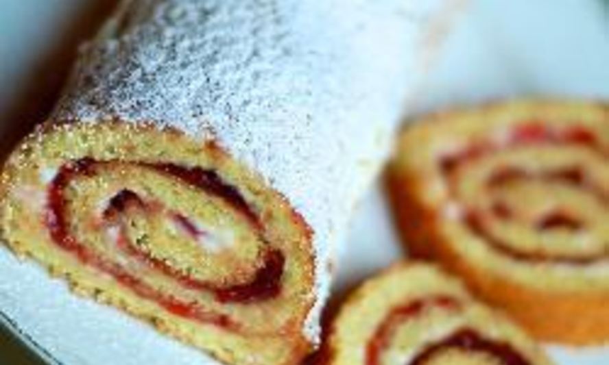 Рецепт рулета с вишневым вареньем