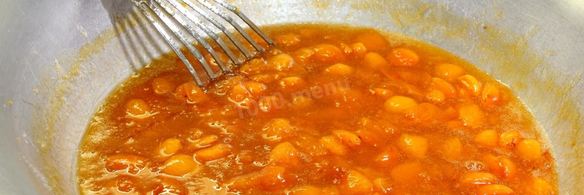 варенье из абрикосов с ядрышками из косточек на зиму