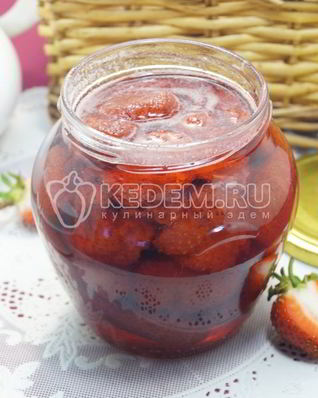 Варенье из клубники с целыми ягодами