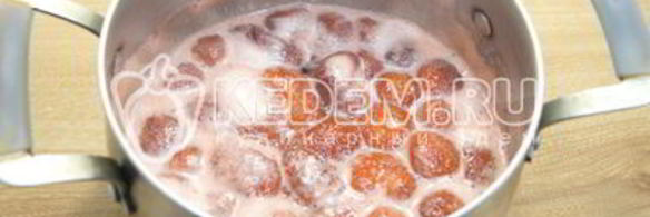 варенье из клубники с целыми ягодами