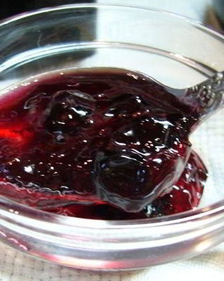 Варенье-пятиминутка из смородины с имбирем