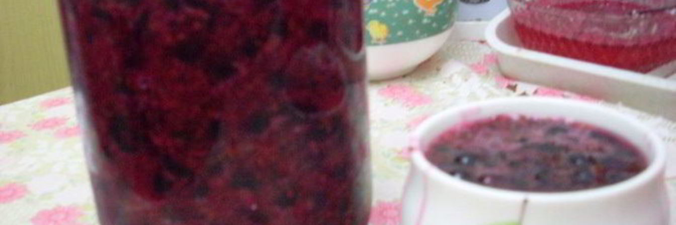 Желе с ягодками на зиму — толченая черная смородина с сахаром