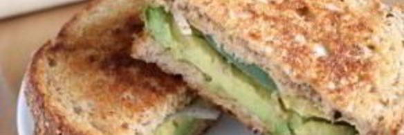 бутерброд с авокадо