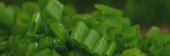 бутерброд с семгой и солеными огурцами