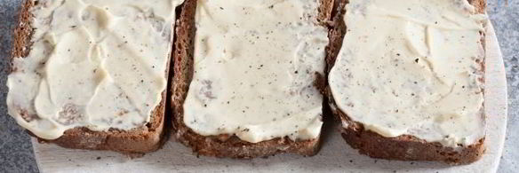 бутерброды балтийский моряк со шпротами