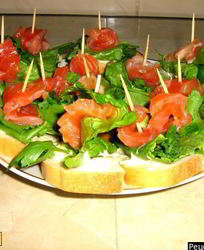 Бутерброды на шпажках