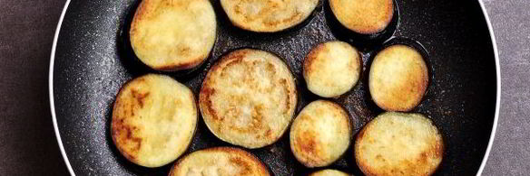 бутерброды с баклажанами, помидорами и чесноком