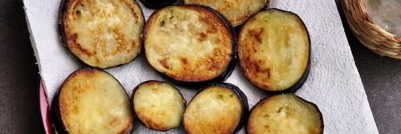 бутерброды с баклажанами, помидорами и чесноком